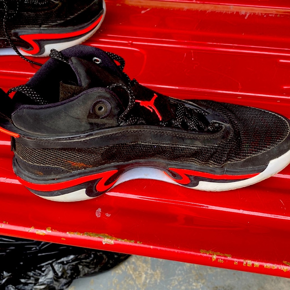 Almost new Jordan air Jordan tennis shoes